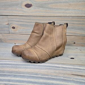 Sorel Leah Hidden Wedge Pull-On Tan Leather Ankle Booties Size 8